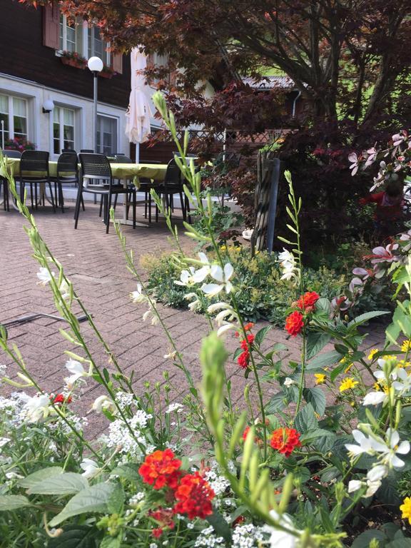 Gaestehaus Schaefli Intschi Buitenkant foto